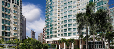 Holland Suites